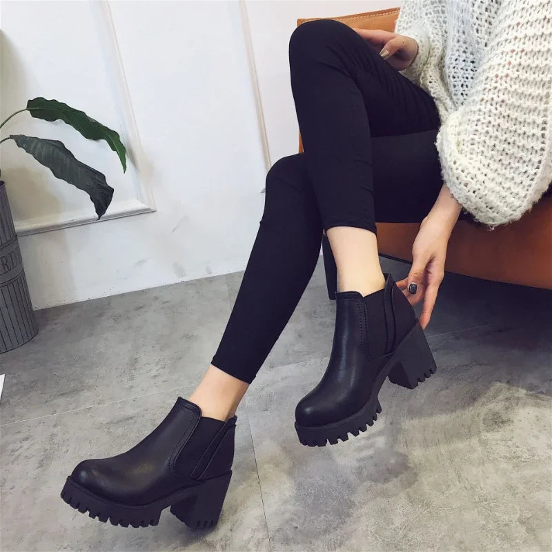 Fashionable Comfortable Round Toe High Heels Casual Thick Heel Short Solid Color 2024 New Autumn Winter Women's Boots